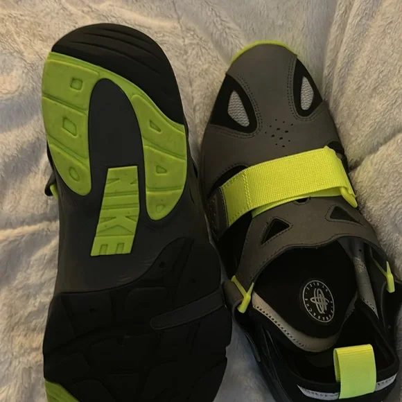 Men’s Nike Huarache worn once - Picture 2 of 4